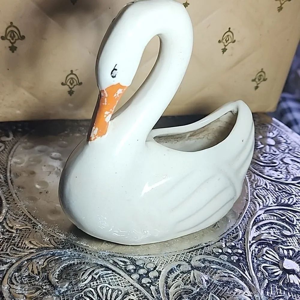 Vintage 1940's Swan Planter Coquette Bridal